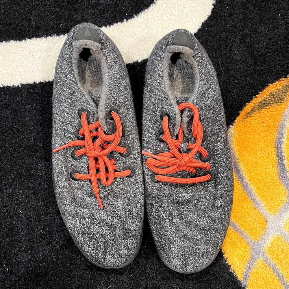 Allbirds Mens Dark Gray Wool Runners Black Sole and Red / Orange Laces Size 11